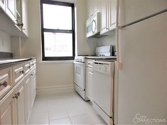 Rented by City Connections Realty | media 22