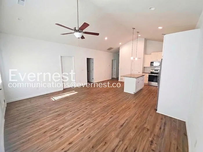 225 Tanner St — Photo 4