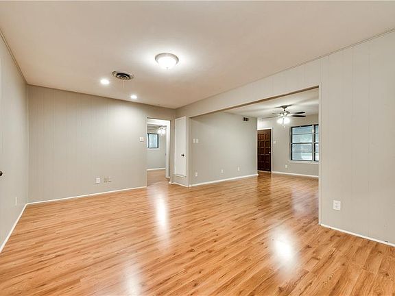 2nd image of 942 Joslin St