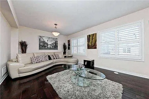 4 bed, $2,900 — Photo 4