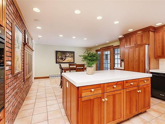 4th image of 2709 Palm Dr