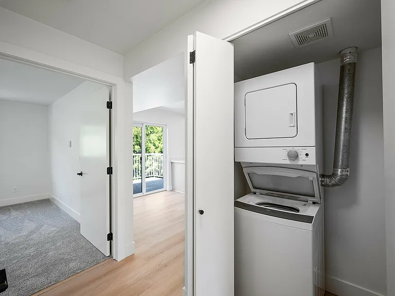 Experience the convenience of in-unit laundry in this stylish and bright apartment.