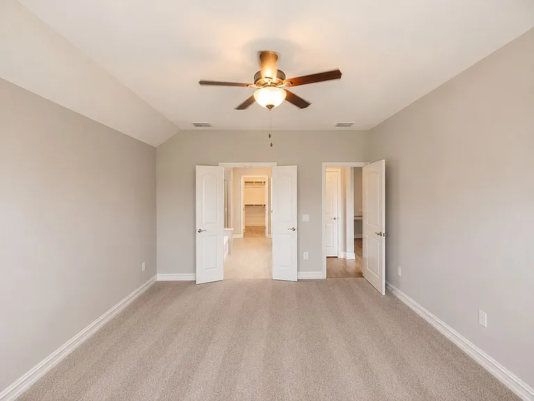 2816 Redbud Ln — Photo 23