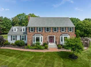 1 Woodstock Ln, Annandale, NJ 08801
