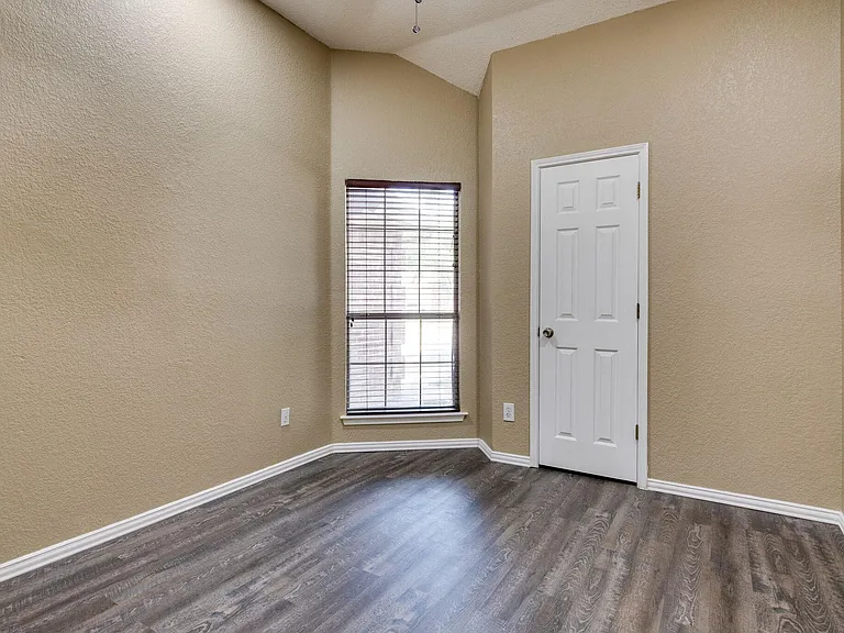 7704 Chandler Ct — Photo 22