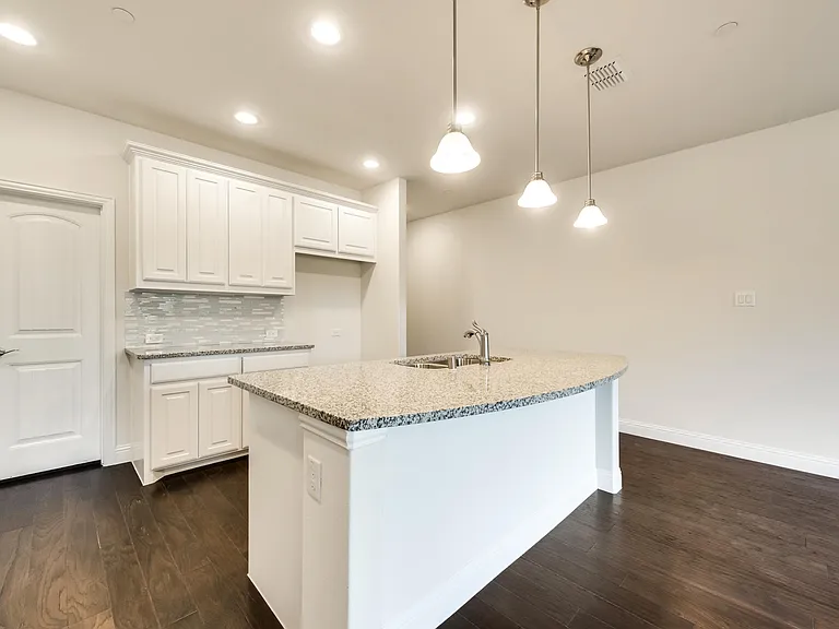 1245 Wiltshire Dr — Photo 5