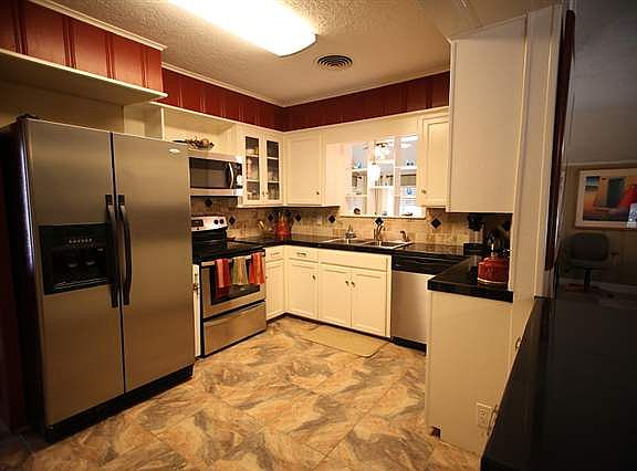 3rd image of 2110 Central Dr