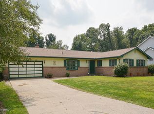 56249 Fairway Dr, Paw Paw, MI 49079