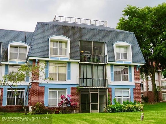 2nd image of 3660 Inverrary Dr APT 3Z