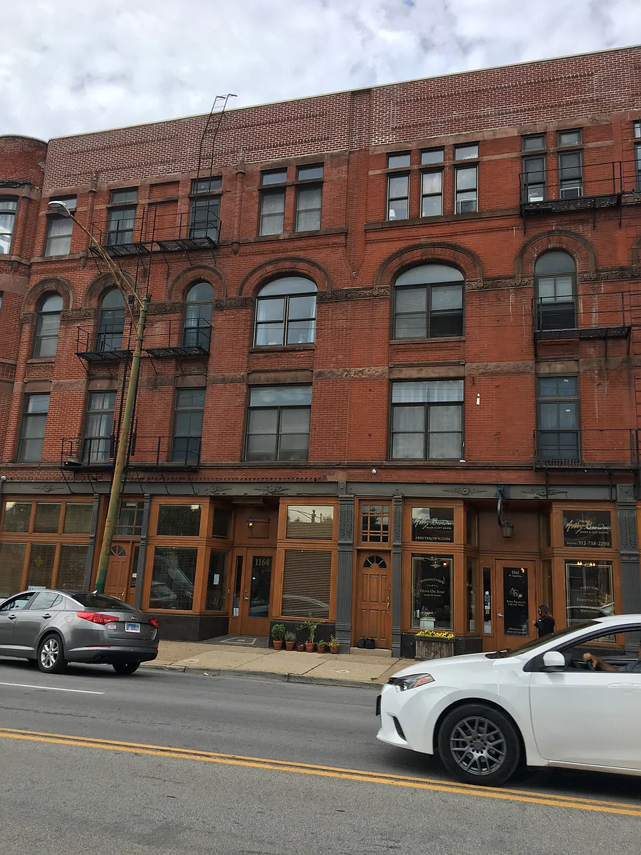 Building Photo - 1162 W Grand Ave #3F