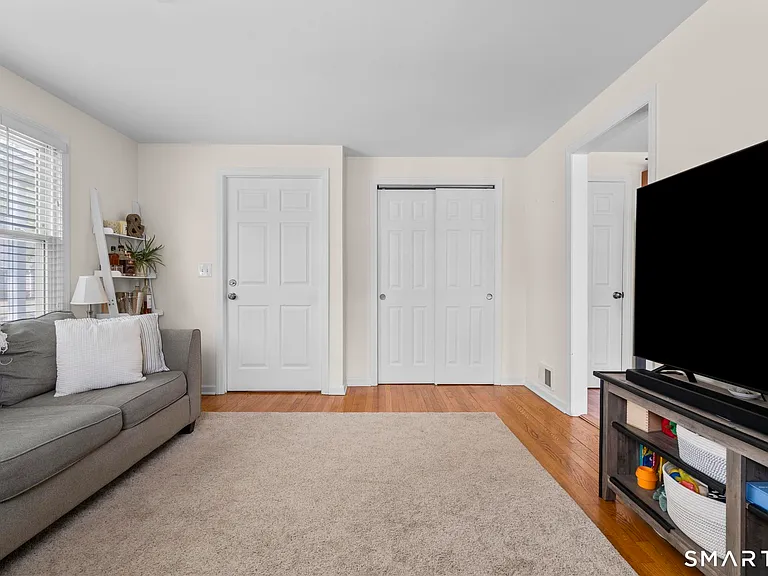 216 Country Rd — Photo 2
