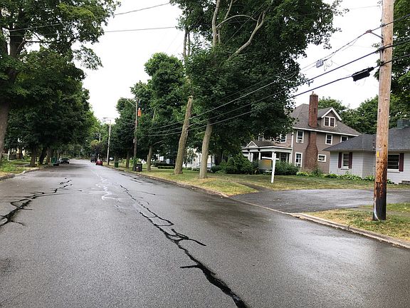 5th image of 3196 East Ave