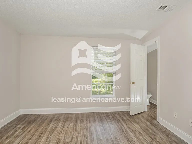 39973_010_wm_-_main_bedroom_13187400.jpg