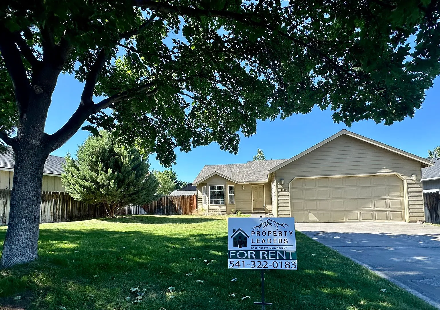 3 Bed 2 Bath Home: Fully Fenced Yard & Convenient Location — Photo 1