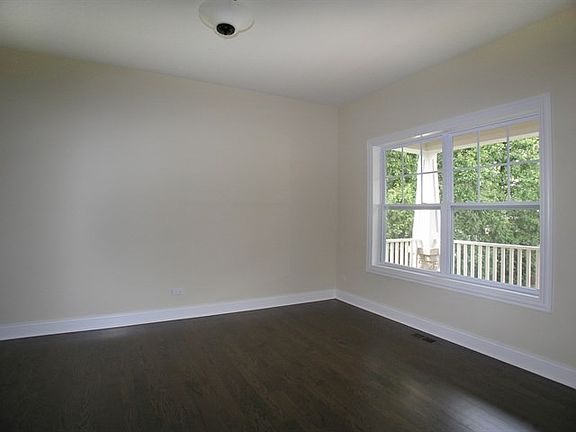 4th image of 137 N Linden Ave