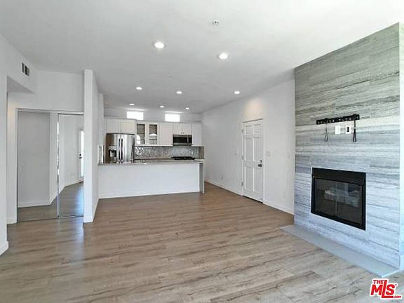 2nd image of 10560 Santa Monica Blvd APT 306