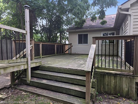 5th image of 729 Cedarlawn Rd