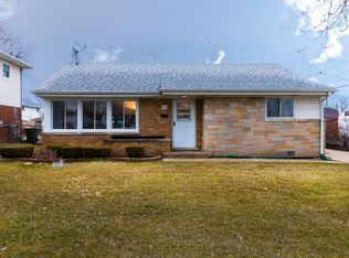 9023 Oconto Ave, Morton Grove, IL