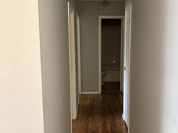 5th image of 828 Booker Pl