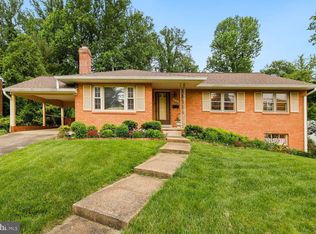 7527 Fairwood Ln, Falls Church, VA 22046