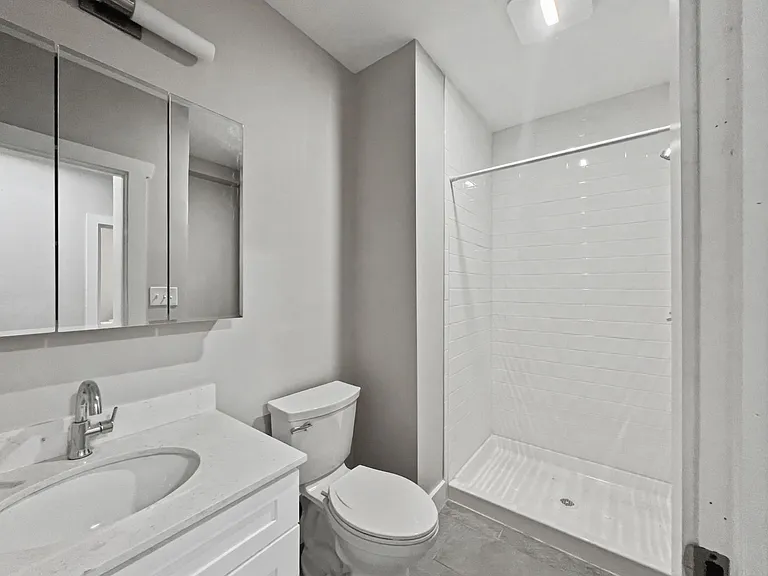327-337 W Chestnut St — Photo 19