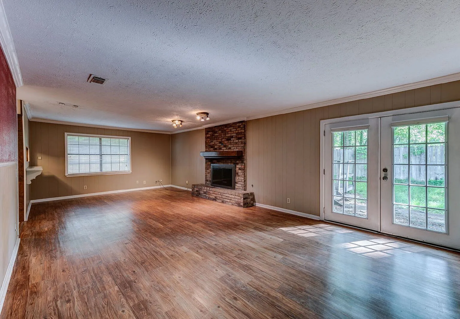 3 bed, 2.0 bath, 1730 sqft, $1,500 — Photo 3