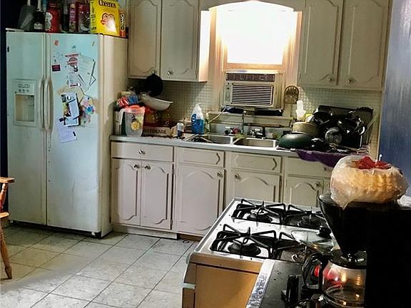 2nd image of 90 Park Edge Dr