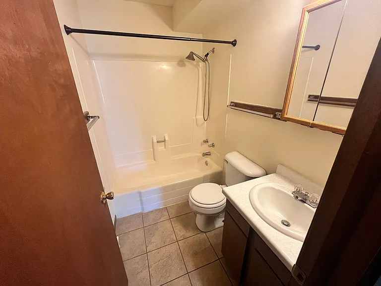 970 W Hamilton Ave — Photo 6