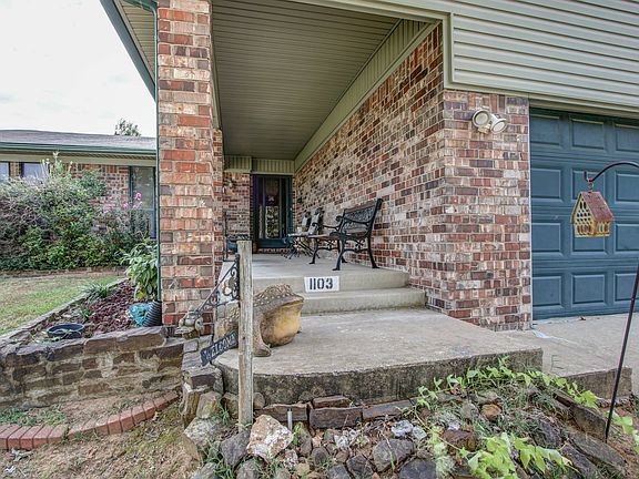 3rd image of 1103 Colleen Dr