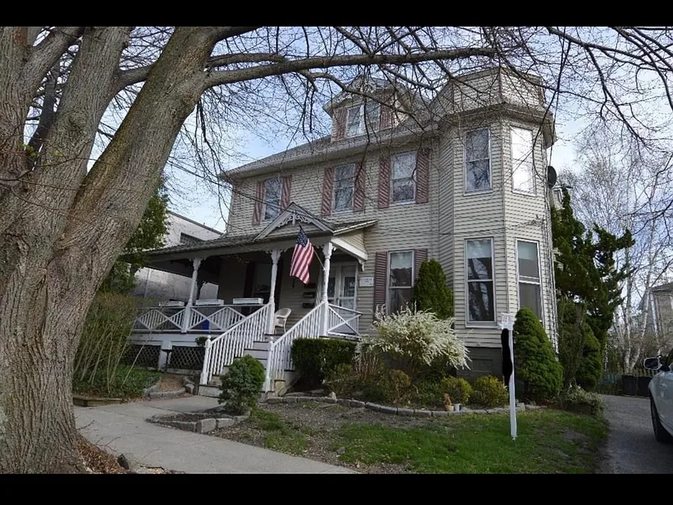 118 Franklin St #1