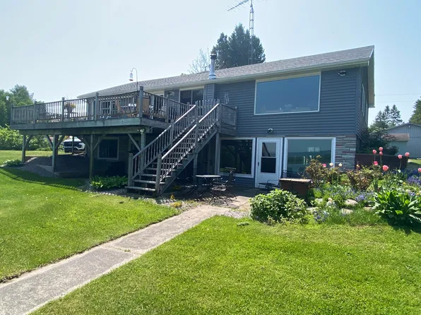 1990 N Bellview Ln, Sault Sainte Marie, MI 49783