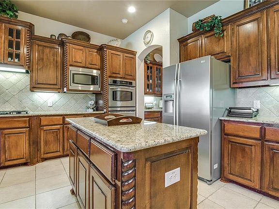 3rd image of 6453 Shorehaven Ct