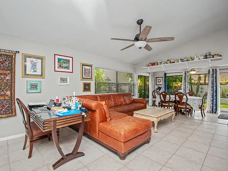 7678 Solimar Cir — Photo 11