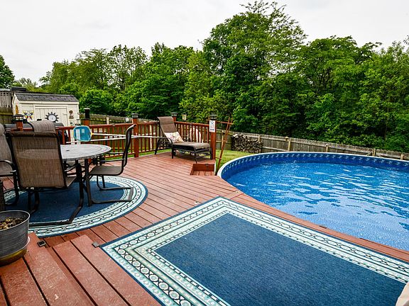 2nd image of 1487 Creekview Dr