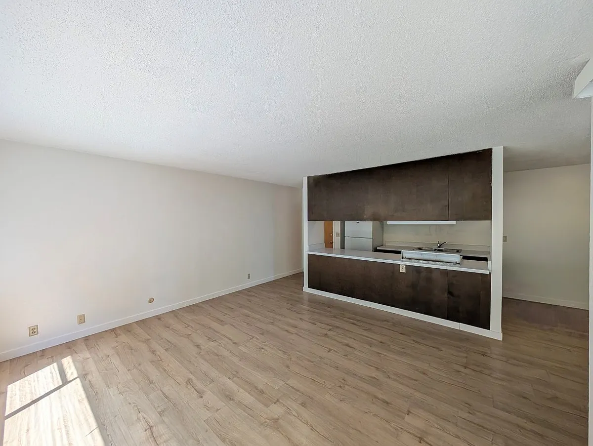 Building Photo - 1925 Delaware St #2-B