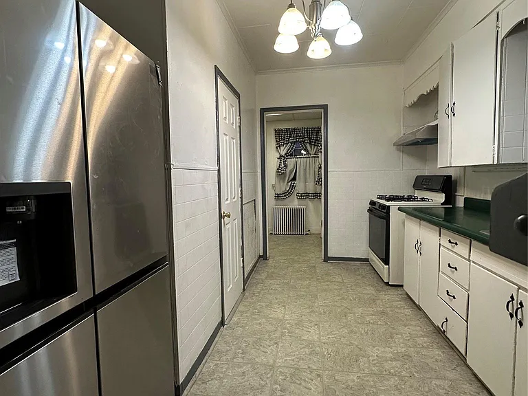 9 Elizabeth St #1 — Photo 4