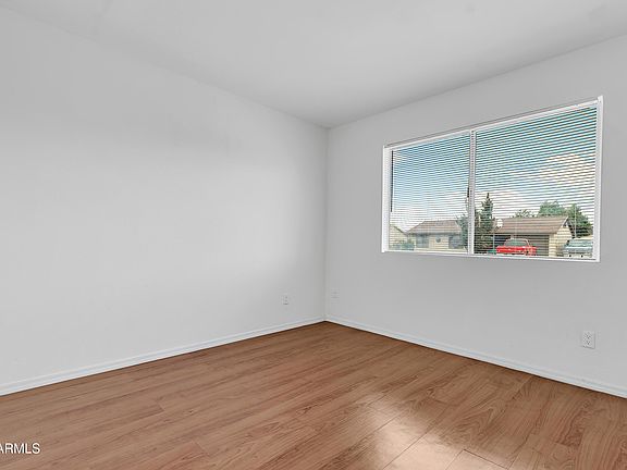 4th image of 1118 W TULANE Drive