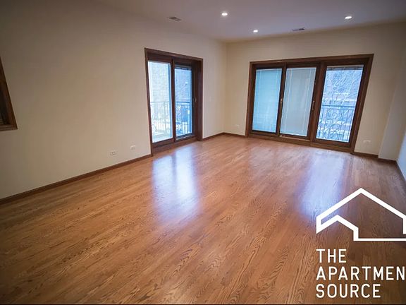 4th image of 677 N Peoria St #2