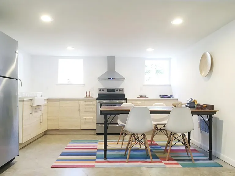 1007 NE Roselawn St #B — Photo 5