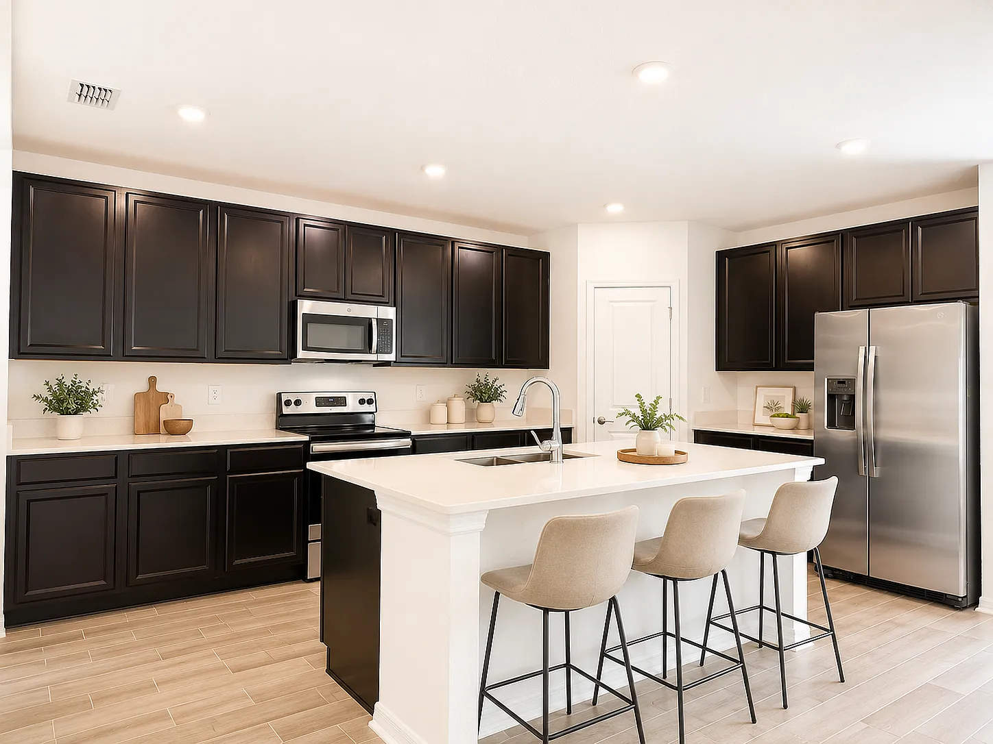 5 bed, 2.5 bath, 2215 sqft, $2,300 — Photo 4