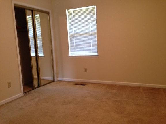 3rd image of 326 S Woodburn Dr