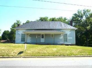 401 W Murphy St, Madison, NC 27025