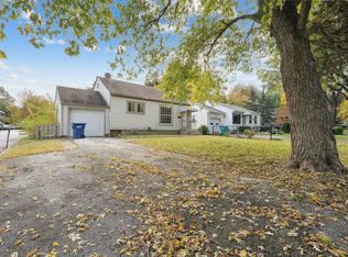 1832 S Holland Ave, Springfield, MO 65807