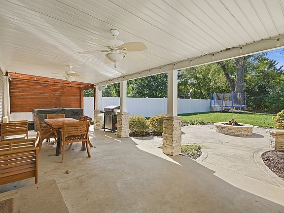2nd image of 709 S Cedar Rd