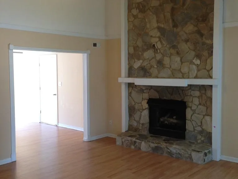 11001 Coachman Cir — Photo 3