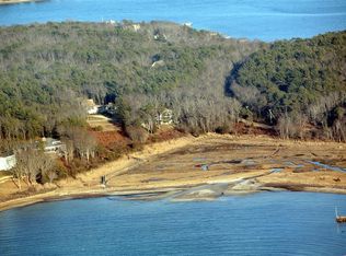 353 Wings Neck Rd, Pocasset, MA 02559