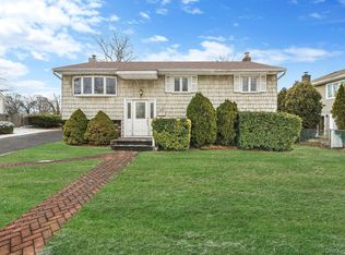 60 Liberty Avenue, North Babylon, NY 11703
