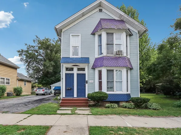 330 1st St, Batavia, IL 60510