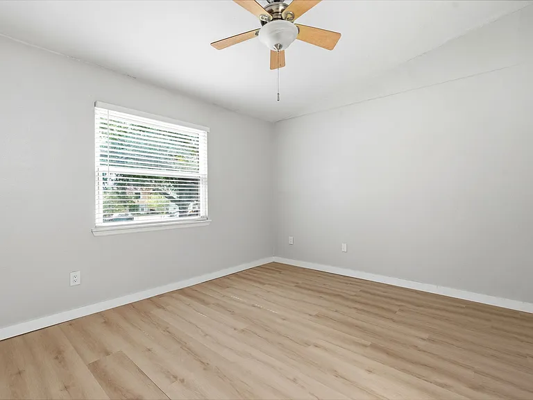8511 J R Manor Dr — Photo 25