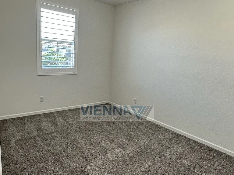 1347 Larkspur Dr — Photo 27